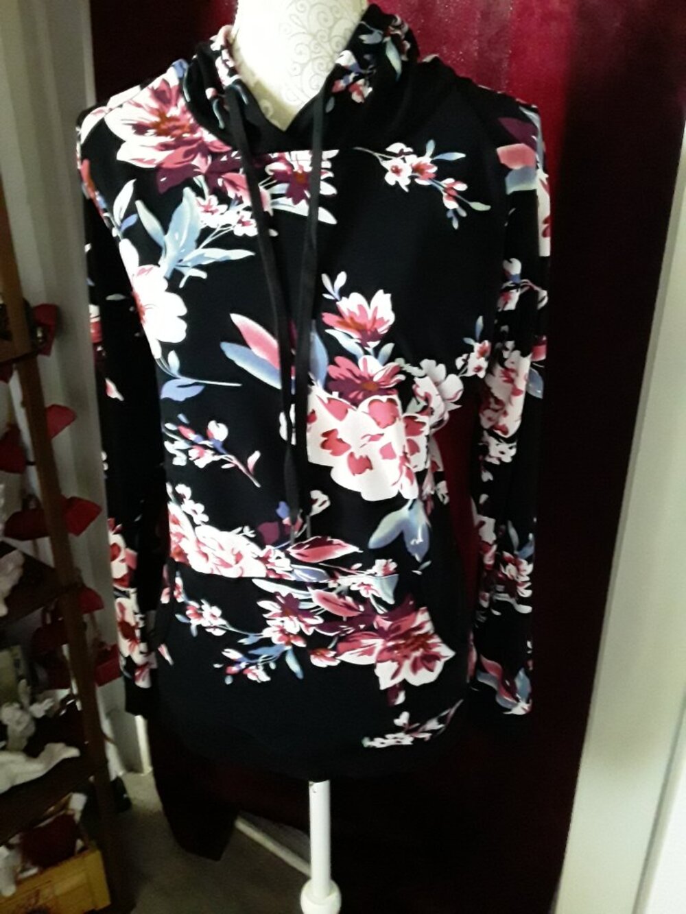 Lildy black floral super soft hoody w/pockets size L-XL